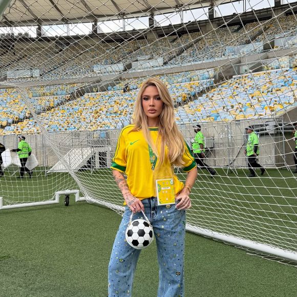 Karoline Lima, por sua vez, abandonou o loiro platinado e apostou em uma cor mais realista, com mais profundidade