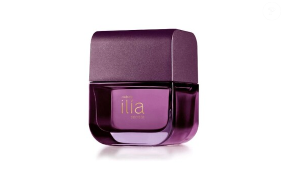 Perfume Ilía Secreto da Natura é envolvente, combinando notas florais com toques frutados e amadeirados.