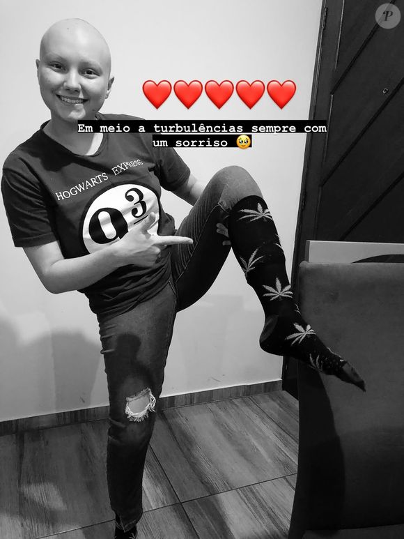 Isabel Veloso ficou mais de um mês internada e morreu aos 19 anos em 10 de janeiro de 2026. 'O seu sorriso e a sua coragem serão para sempre a minha maior memória', lamentou irmã