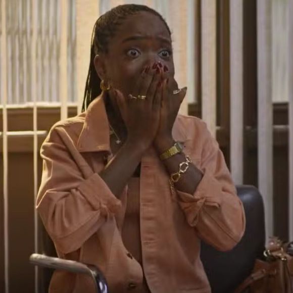 Guarda de Sofia (Elis Cabral) para Leona (Clara Moneke) gerou críticas do público que assiste à novela 'Dona de Mim'