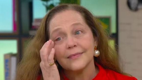O choro de Isabela Garcia ao vivo na Globo: atriz de 'Quem Ama Cuida' é surpreendida e não segura a emoção no 'Mais Você'