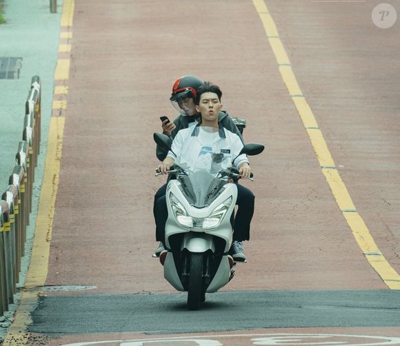 Relação de amizade entre Si-eun e Su-ho foi comentada pelo diretor You Su-min, que opinou que os personagens se apaixonaram