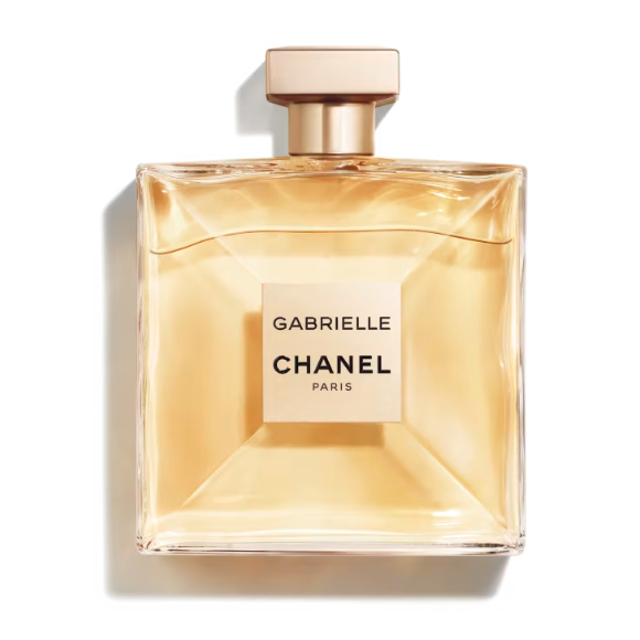 O perfume Gabrielle tradicional tem notas de flores brancas em sua composição.