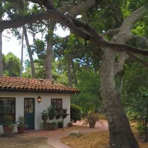 Para melhor receber as visitas, mansão de Oprah tem ainda uma casa de hóspedes aconchegante