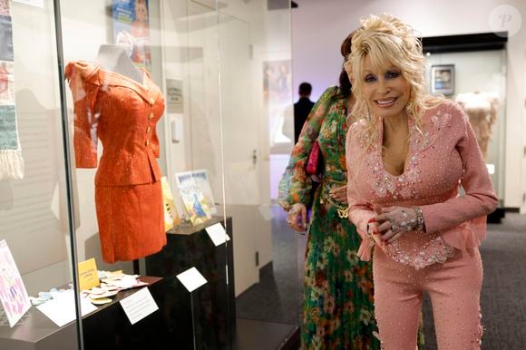 Dolly Parton morreu aos 80 anos, encerrando uma trajetória de décadas como uma das maiores estrelas da música country e uma artista que também conquistou o cinema e a televisão