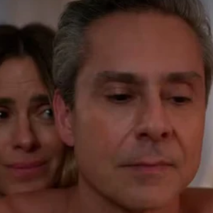 Em 'Vale Tudo', Leila passou pela redescoberta de sua sexualidade na relação com Marco Aurélio (Alexandre Nero)