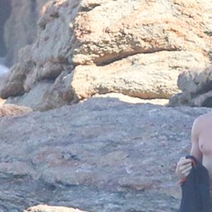 Rafa Vitti exibiu corpo sarado na praia