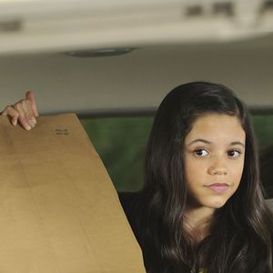 2014: Jenna Ortega mais uma vez na série 'A Irmã do Meio', já um pouco mais crescida