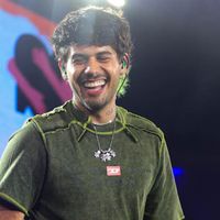 7 suítes, garagens para 15 carros e mais detalhes da mansão milionária e de luxo de Zé Felipe após separação de Virginia Fonseca