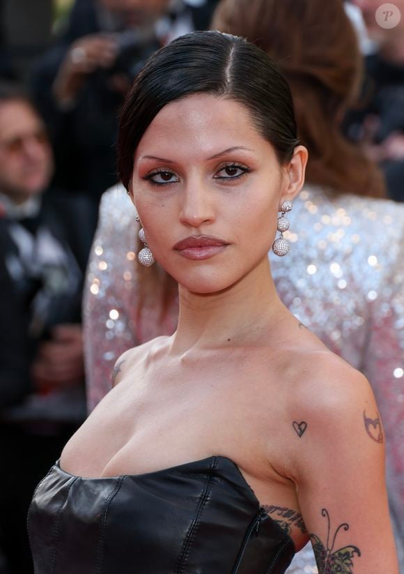 Famosas no Festival de Cannes 2025 usaram o lápis de olho preto na linha d'água