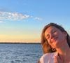 Gisele Bündchen caminhava com o bebê em um canguru ergonômico, para segurar o filho com mais conforto