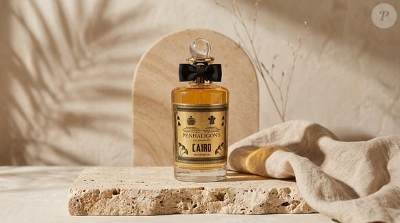 O Cairo Eau de Parfum, da Penhaligon's, aposta em uma combinação de notas que remetem às famílias especiada, floral e amadeirada. A fragrância apresenta açafrão, Rosa Damascena, labdanum e patchuli, além de uma inspiração no despertar de uma cidade descrita pela marca como antiga, mas renovada a cada dia