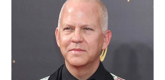"Talvez 'American Horror Story' não seja a sua praia, mas talvez você queira assistir a algo leve e divertido, como uma taça de vinho branco. Eu tenho algo para você", disse ele.