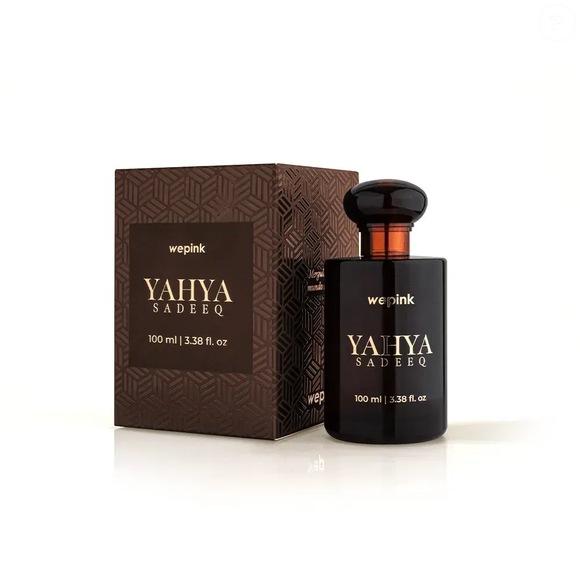 Inspirado no caminho olfativo do Les Sables Roses, da Louis Vuitton, o Yahya Sadeeq aposta na combinação de rosa, oud e pimenta preta para quem busca uma fragrância marcante por um preço mais acessível