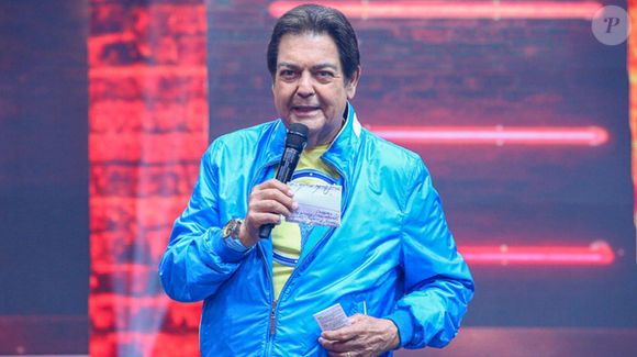 Faustão voltou a mobilizar fãs e a web após nova internação em São Paulo. Equipe do apresentador revelou que o procedimento já estava previsto desde o ano passado e descartou emergência médica