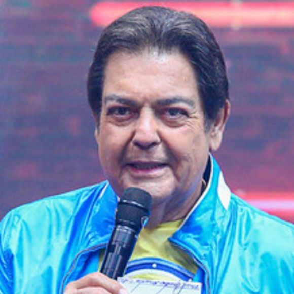 Faustão voltou a mobilizar fãs e a web após nova internação em São Paulo. Equipe do apresentador revelou que o procedimento já estava previsto desde o ano passado e descartou emergência médica