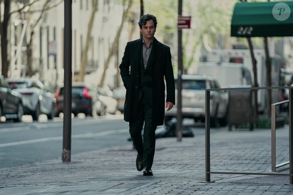 Além da dieta, Penn Badgley não deixa de lado os exercícios físicos e frequenta a academia cerca de 4 vezes por semana