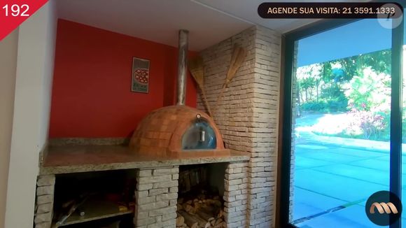 Anitta escolheu mansão com diversas áreas de lazer