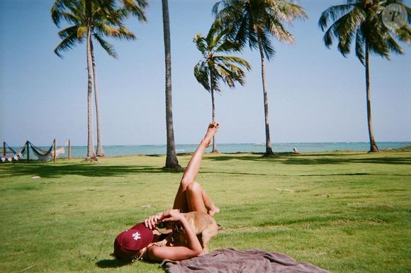 Boné de Bruna Marquezine: acessório é visto com frequência na cabeça da atriz