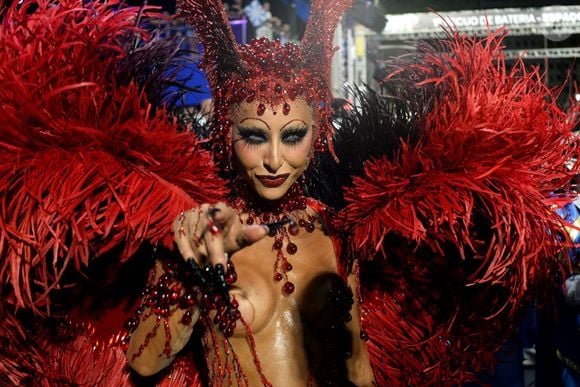 Sabrina Sato desfila na Vila Isabel há mais de 10 anos