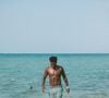 Vini Jr. exibe corpo definido em viagem à Jamaica e foto romântica com Virginia Fonseca viraliza