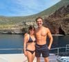 Aos 51 anos, Tadeu Schmidt impressiona ao exibir shape musculoso em fotos sem camisa durante viagem com a esposa