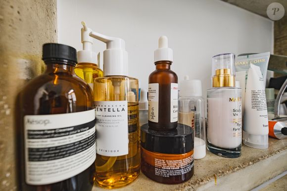 Retinoides, ácido hialurônico e niacinamida estão entre os ativos mais recomendados para melhorar firmeza, textura e luminosidade