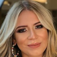 Em meio à polêmica sobre guarda do filho de Marília Mendonça, marca de óculos anuncia collab com cantora; 'Tem uma história', diz Dona Ruth