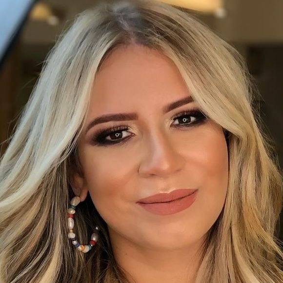 Em meio à polêmica sobre guarda do filho de Marília Mendonça, marca de óculos anuncia collab com cantora; 'Tem uma história', diz Dona Ruth
