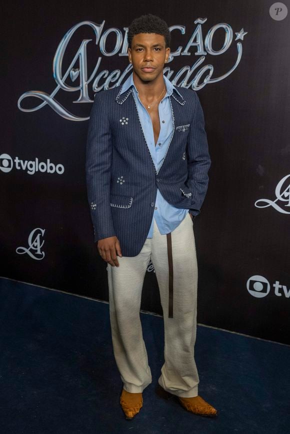 Luan Marques (Lucas Wickhaus) - Muito amigo de João Raul (Filipe Bragança), é músico também. Canta nos cultos da sua igreja.