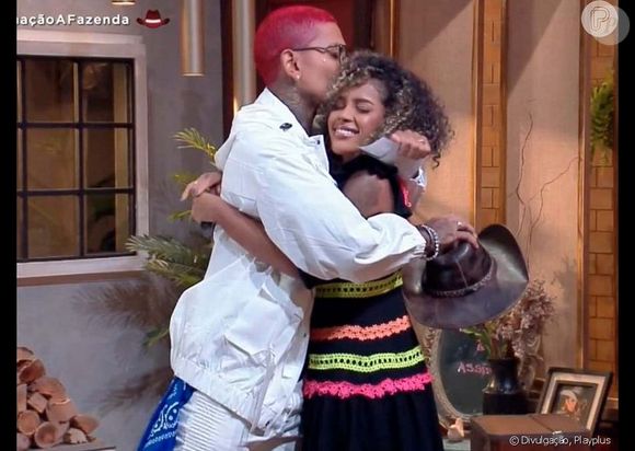 Sthe Matos desabafa sobre culpa, depressão e vergonha ao relembrar aproximação com Dynho em 'A Fazenda': 'Quero te pedir desculpas'