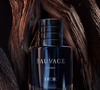 Segundo a Dior, o Sauvage Extrait é uma interpretação mais densa e amadeirada do clássico Sauvage, criada por Francis Kurkdjian, Diretor de Criação de Perfumes da marca
