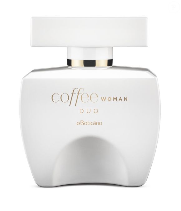 Coffee Woman Duo (O Boticário) 100ml | R$ 219,90, a fragrância combina notas cremosas de leite com o amargor característico do café, criando uma harmonia que ganha ainda mais delicadeza com a presença de frutas negras e flores suaves
