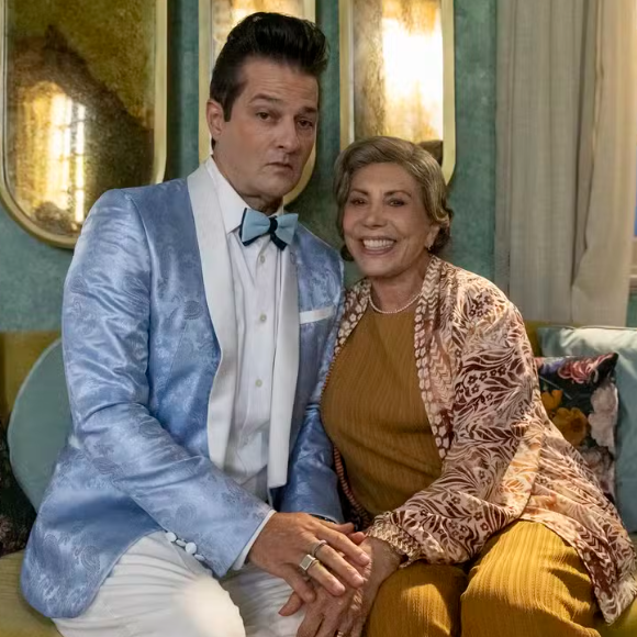 Marcelo Serrado, como Crô, nos bastidores com Arlete Salles na novela Três Graças': muita confusão