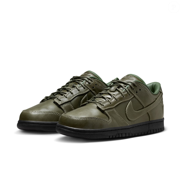 O novo Nike cor de azeitona prova que o guarda-roupa de trabalho pode, sim, ser elegante sem exigir sacrifícios para os pés