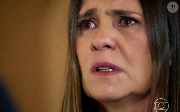 Mércia (Adriana Esteves) mata Molina (Rodrigo Lombardi) no final de Mania de Você