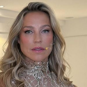 Luana Piovani comentou a performance de Virgínia Fonseca durante o ensaio de rua da Acadêmicos do Grande Rio neste domingo (07)