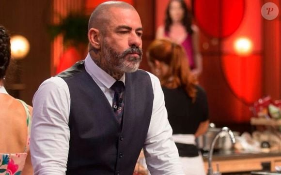 Segundo a revista VEJA, Henrique Fogaça sofreu um acidente de moto e teve que se ausentar do reality show culinário