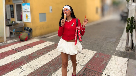 Parecem sapatilhas de balé, mas são Adidas: esse novo tênis na cor red velvet é um dos mais procurados em 2026 e fica incrível com vestido, saia midi ou jorts