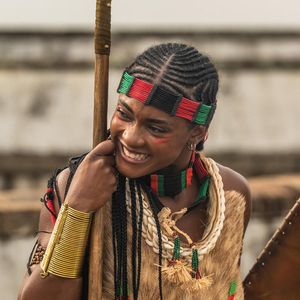 Aos 40 anos, Erika Januza vive rainha africana e mãe de Duda Santos: "Um grande dilema. Já tinha sido de criança em 'Arcanjo (Renegado). Ela é impulsiva (Alika), mas a Niara é mãe que observa, vê o que o filho está fazendo.