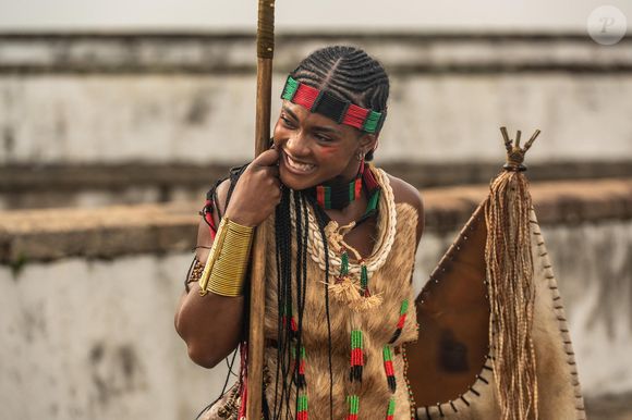 Aos 40 anos, Erika Januza vive rainha africana e mãe de Duda Santos: "Um grande dilema. Já tinha sido de criança em 'Arcanjo (Renegado). Ela é impulsiva (Alika), mas a Niara é mãe que observa, vê o que o filho está fazendo.