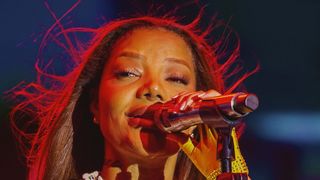 Clima de horror em show de Ludmilla! Celebração da vitória do Brasil na Copa do Mundo terminou em espancamento brutal no RJ