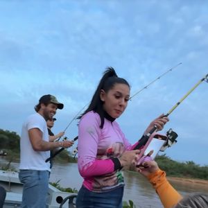 Ana Castela pescou pela primeira vez ao lado de Zé Felipe