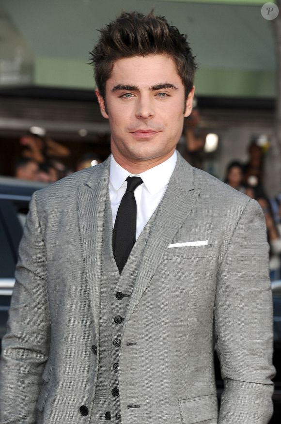 2014: a partir daqui, a beleza de Zac Efron começou a mudar