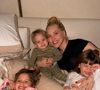 Na noite da última terça-feira (28), Virgínia publicou uma foto ao lado dos filhos agradecendo ao carinho que vem recebendo na web