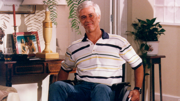 Em 'História de Amor', o personagem de Nuno Leal, Assunção, sofre um acidente de carro e fica paraplégico.