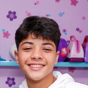 Yhudy foi submetido a exames, que detectaram o tumor ósseo. A cirurgia correu bem e ele recebeu alta do hospital na última segunda-feira (22)