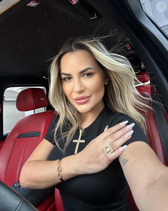 Deolane também deu um novo 'toque' para seu rosto com procedimentos menos invasivos