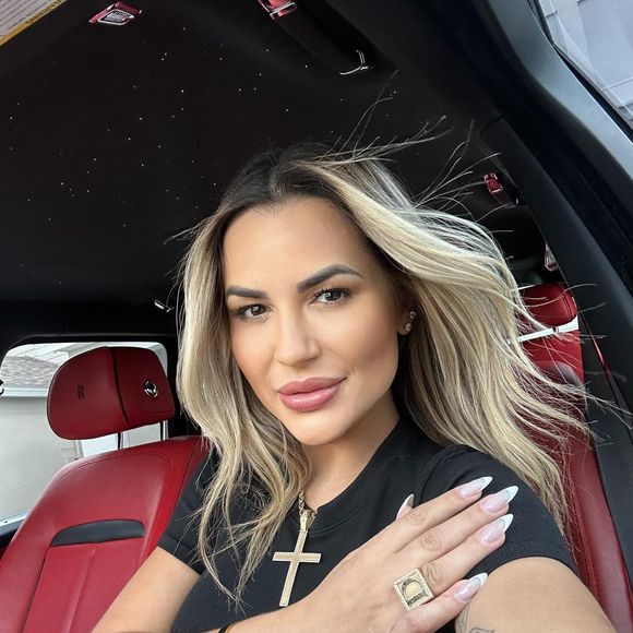 Deolane também deu um novo 'toque' para seu rosto com procedimentos menos invasivos