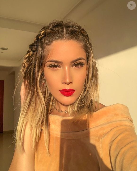 Karoline Lima revelou, nas redes sociais, que a única coisa que não fez foi mudar os dentes e o nariz